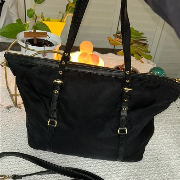 Prada Black Nylon Large Tote Bag with Leather Trim & Strap - Picture 5 of 17